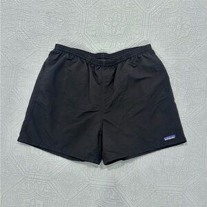 NWOT Patagonia Men’s Baggies Shorts 5 Inch Inseam Size Large Black Mesh Liner